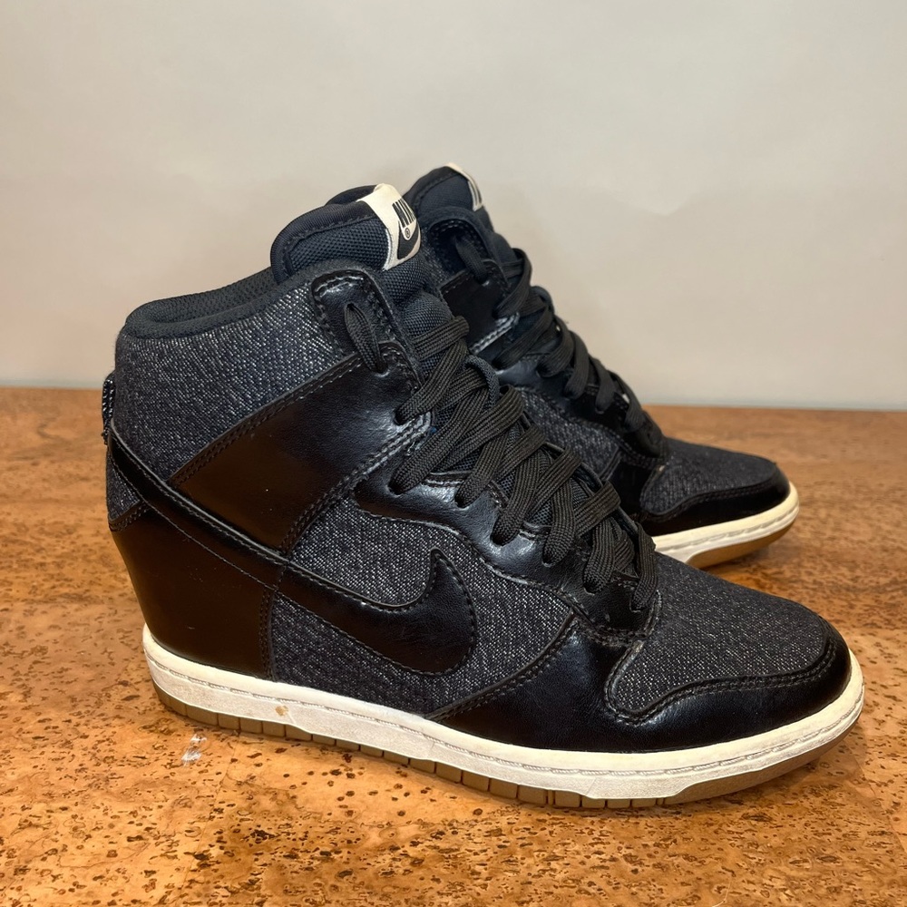 Nike Dunk Sky Hi Womens Size US 7.5 Essential Black Tweed Hidden Wedge Sneaker